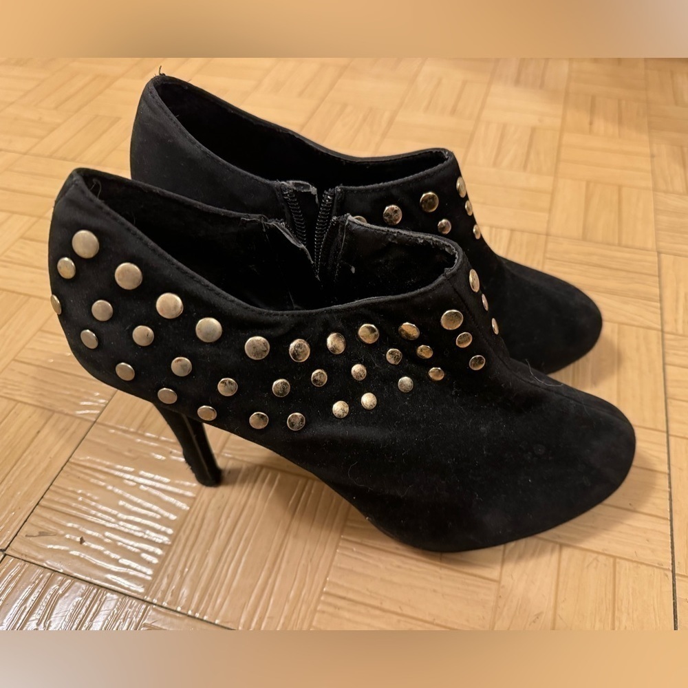 Black heeled booties with gold studs size 9 - Picture 4 of 11